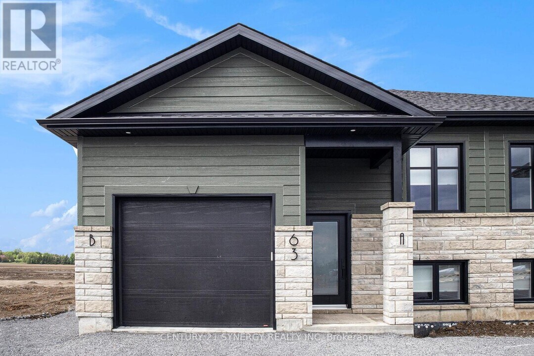 63 Helen St in North Stormont, ON - Building Photo