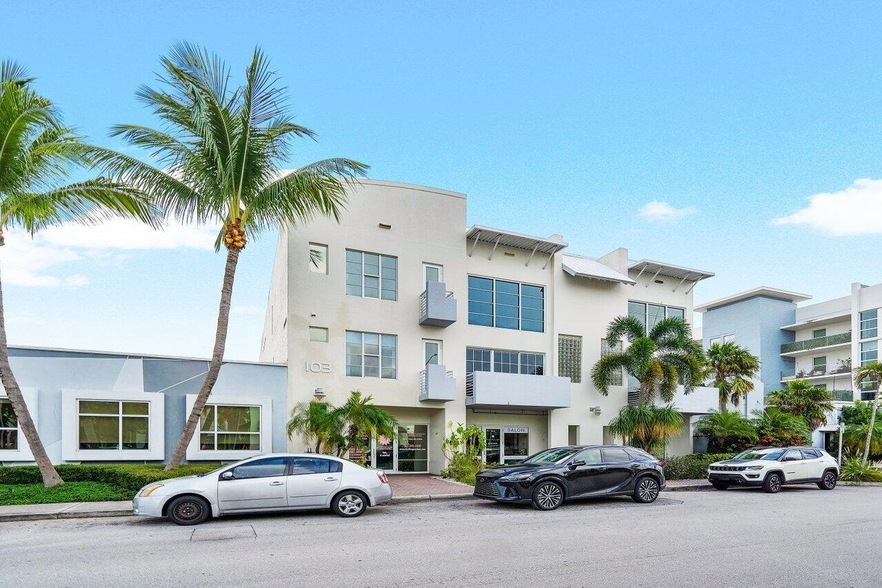 103 SE 4th Ave, Unit 203 in Delray Beach, FL - Foto de edificio