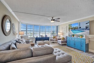 3051 NE 48th St, Unit 509 in Fort Lauderdale, FL - Building Photo