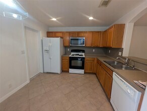 4759 Pinemore Ln in Greenacres, FL - Building Photo - Building Photo