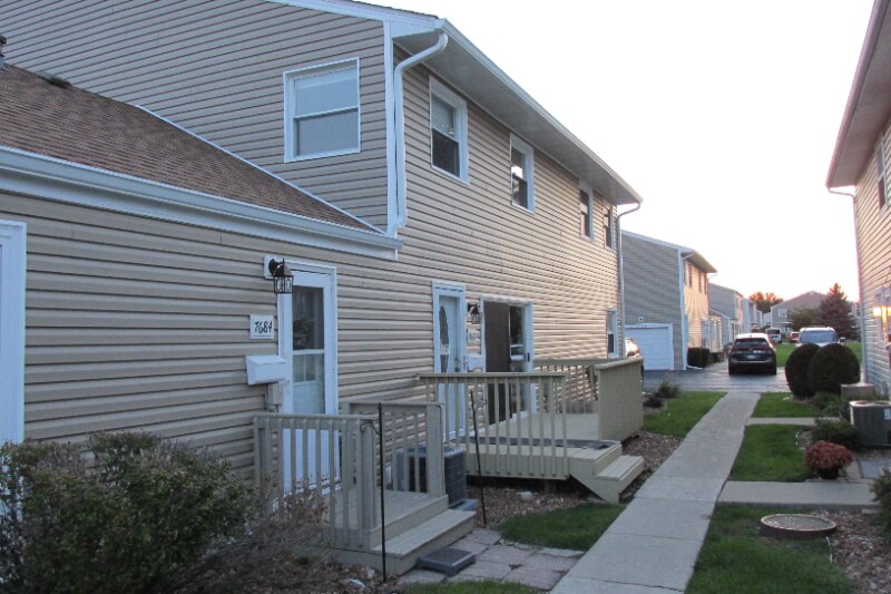 7682 159th Pl in Tinley Park, IL - Building Photo