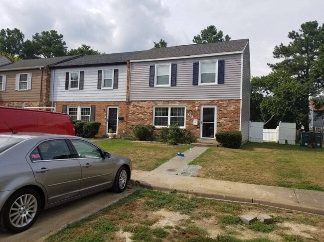 400 Acreview Dr in Henrico, VA - Building Photo - Building Photo