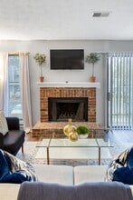 Midwood Gardens in Stone Mountain, GA - Foto de edificio - Building Photo