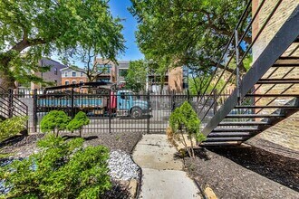 837 N Marshfield Ave in Chicago, IL - Building Photo - Building Photo