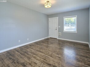 3008 Unander Ave in Vancouver, WA - Building Photo - Building Photo