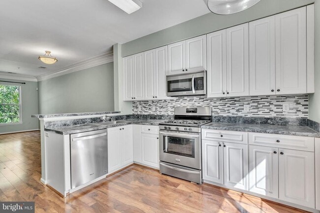 property at 1148 Cranston Ct