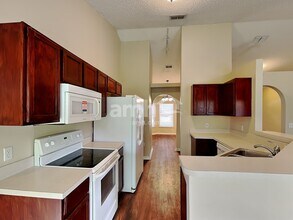 1228 Welch Ridge Ter in Apopka, FL - Foto de edificio - Building Photo