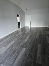 3126 Pine Top Dr in Valrico, FL - Building Photo - Building Photo