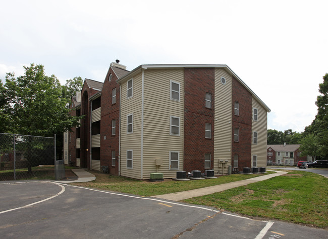 Wallace Woods Apartments in Charlotte, NC - Building Photo - Building Photo