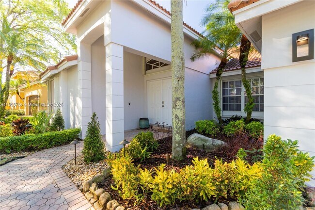 2883 Oakbrook Dr in Weston, FL - Building Photo - Building Photo