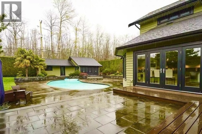 property at 1912 Acadia Rd