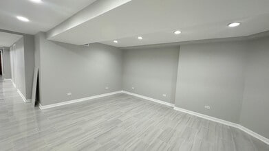 5848 N Whipple St, Unit G in Chicago, IL - Building Photo - Building Photo