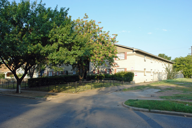 The Tara House Apartments in Dallas, TX - Building Photo - Building Photo