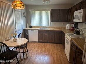805A Westminster Ct in Manchester Township, NJ - Building Photo - Building Photo