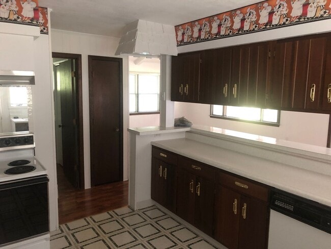 property at 7591 W Henderson Rd