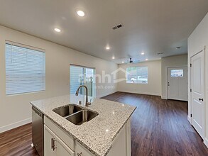 33130 Glacier Ave SE in Black Diamond, WA - Building Photo - Building Photo