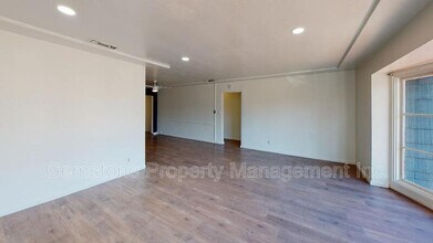 6132 Pembroke Dr in San Diego, CA - Building Photo - Building Photo