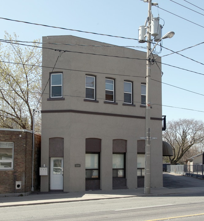 1040 Weston Rd in Toronto, ON - Building Photo