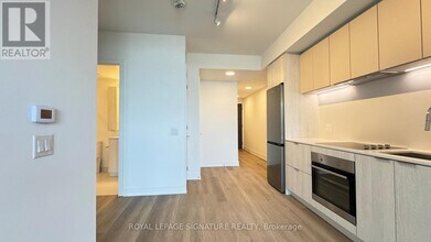 86 Dundas St E in Mississauga, ON - Building Photo - Building Photo