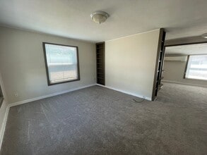 346 E 2nd Ave in Sutherlin, OR - Foto de edificio - Building Photo