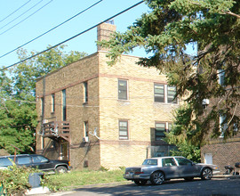 2509 Golden Valley Rd in Minneapolis, MN - Building Photo - Building Photo