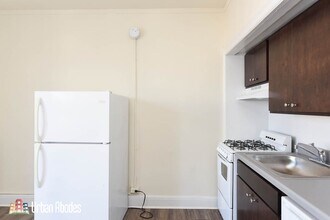 3314 W Diversey Ave, Unit M03H in Chicago, IL - Building Photo - Building Photo