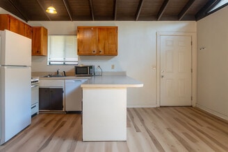 1327 Linda Ann Dr in Tallahassee, FL - Building Photo - Building Photo