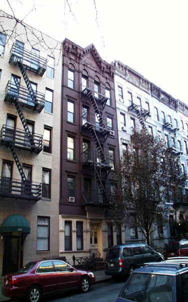 524 E 83rd St in New York, NY - Building Photo