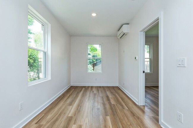 164 Glenwood Ave, Unit 102