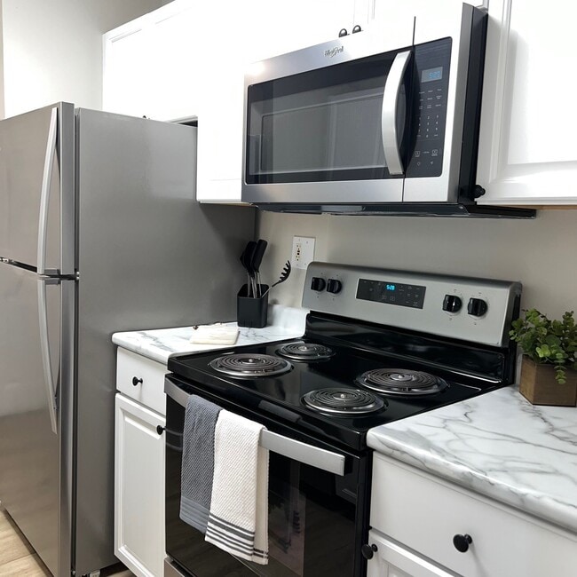 Fieldpointe of Schaumburg in Schaumburg, IL - Foto de edificio - Building Photo