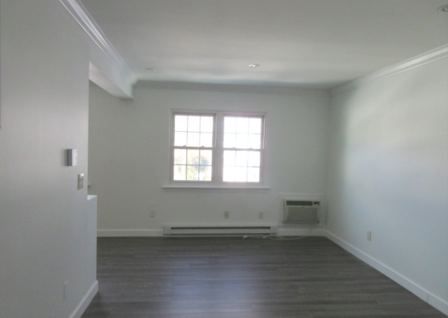 5 Woodside Ave, Unit E53 in Danbury, CT - Building Photo - Building Photo