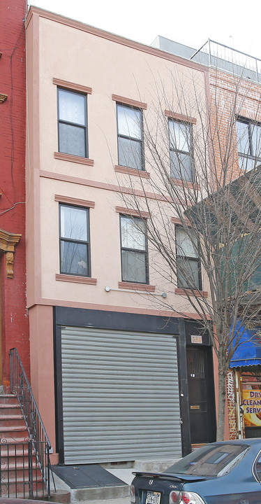 354 Hooper St in Brooklyn, NY - Building Photo