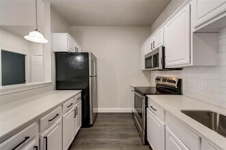 917 SE 10th St in Grand Prairie, TX - Building Photo - Building Photo