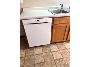 1706 Lincoln Ave in Montevideo, MN - Building Photo - Building Photo