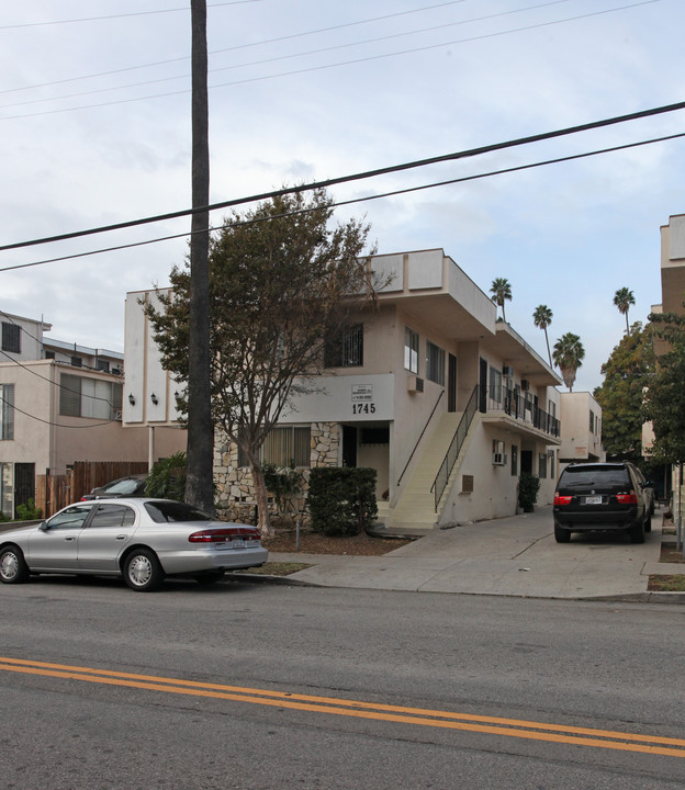 1745 N Wilton Pl in Los Angeles, CA - Building Photo