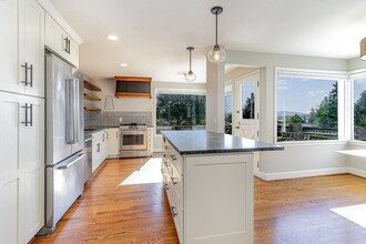 7324 52nd Ave NE in Seattle, WA - Building Photo - Building Photo