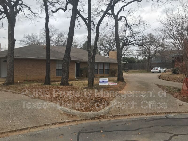 7527 Windhaven Rd in North Richland Hills, TX - Building Photo