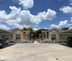 315 W Albatross Ave in Pharr, TX - Building Photo