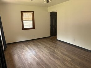 2544 Glenn St in Bettendorf, IA - Building Photo - Building Photo