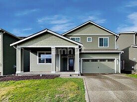 1055 Riggs Dr E in Enumclaw, WA - Building Photo