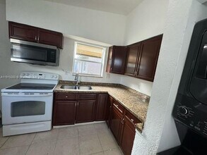 4630 SW 18th St in West Park, FL - Building Photo - Building Photo