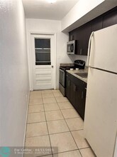 148 NW 14th Way in Dania Beach, FL - Building Photo - Building Photo