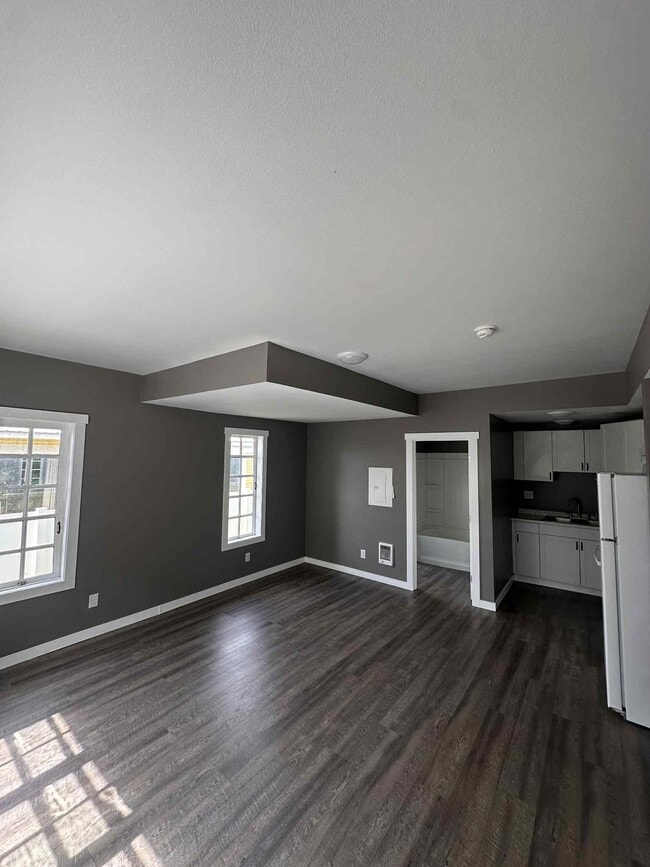 600 Douglas St, Unit # 4