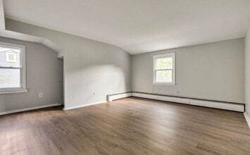 34 Oak St in Bloomingdale, NJ - Building Photo - Building Photo