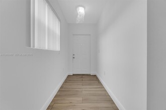 2176 NW 64th St in Miami, FL - Building Photo - Building Photo