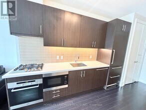 39-1039 Queens Quay E in Toronto, ON - Building Photo - Building Photo