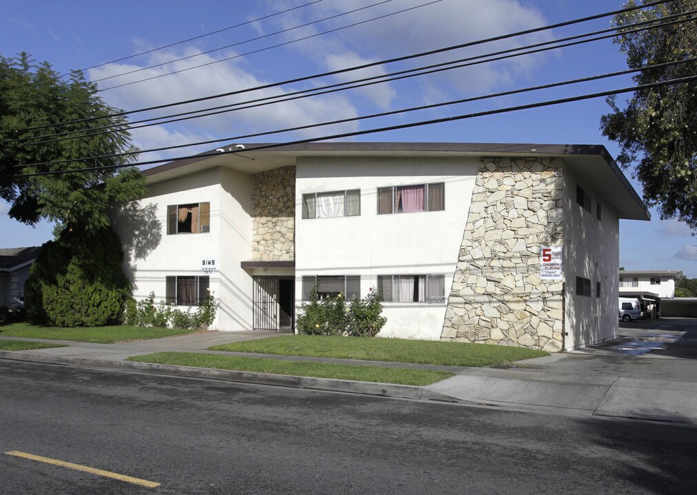 W.J. Sims Apartments in Buena Park, CA - Building Photo