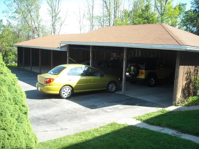845 Red Oak Trl, Unit Apt in Mansfield, OH - Building Photo - Building Photo