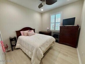 301 Low Tide Ln in Daytona Beach, FL - Foto de edificio - Building Photo