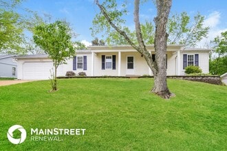 2416 Angela Dr in High Ridge, MO - Foto de edificio - Building Photo